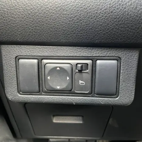 NISSAN Tiida Hatch 1.8 16V 4P Sl AUTOMÁTICO, Foto 10