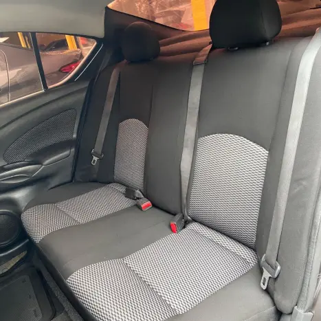 NISSAN Versa Sedan 1.0 4P FLEX, Foto 25