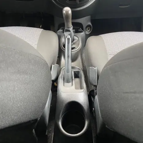 NISSAN Versa Sedan 1.0 4P FLEX, Foto 27