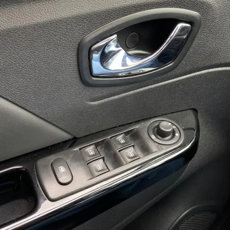 RENAULT Captur 1.6 16V 4P FLEX SCE INTENSE X-TRONIC CVT, Foto 8