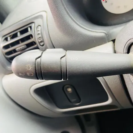 RENAULT Clio Hatch 1.0 RL, Foto 17