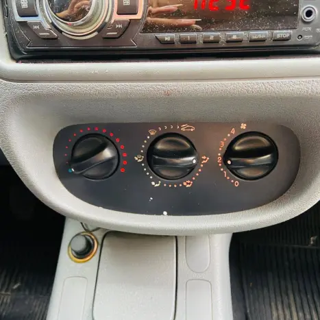 RENAULT Clio Hatch 1.0 RL, Foto 30