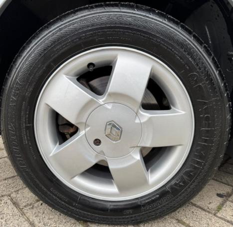 RENAULT Clio Sedan 1.6 16V 4P HI FLEX PRIVILEGE, Foto 19