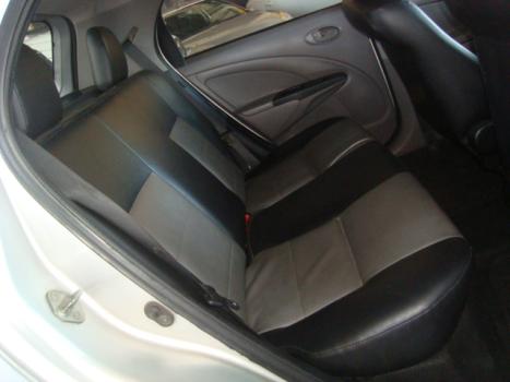TOYOTA Etios Hatch 1.3 16V 4P FLEX XS, Foto 5