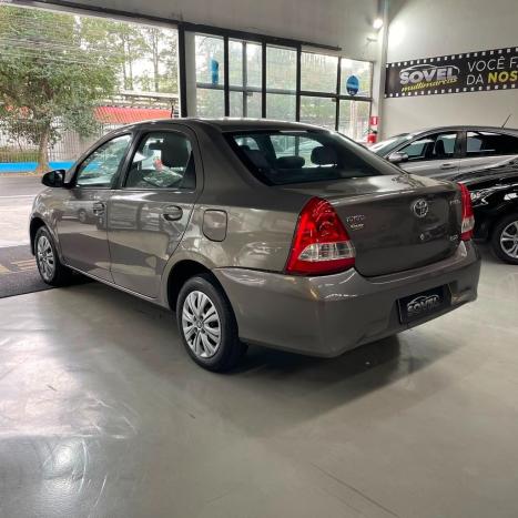 TOYOTA Etios Sedan 1.5 16V 4P FLEX XS AUTOM�TICO, Foto 4