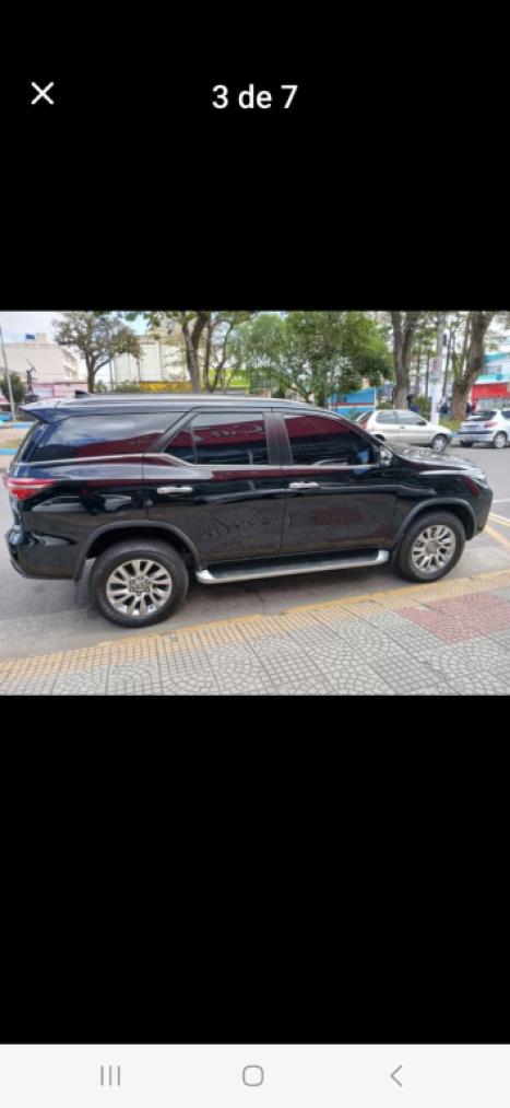 TOYOTA Hilux SW4 2.8 16V 4P SRX 4X4 7 LUGARES TURBO DIESEL AUTOMTICO, Foto 3