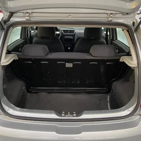 VOLKSWAGEN Fox 1.6 4P, Foto 7