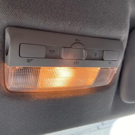 VOLKSWAGEN Fox 1.6 4P, Foto 10