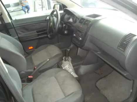 VOLKSWAGEN Polo Sedan 2.0 4P COMFORTLINE, Foto 4