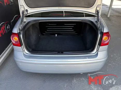 VOLKSWAGEN Polo Sedan 1.6 4P FLEX, Foto 19