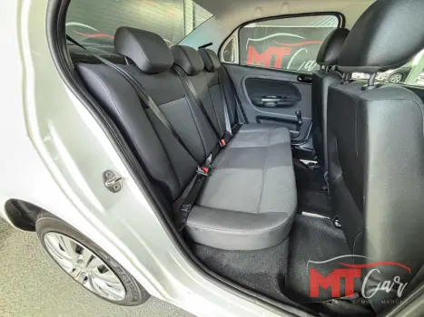 VOLKSWAGEN Voyage 1.6 4P FLEX MSI AUTOM�TICO, Foto 17