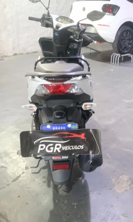 YAMAHA Fluo 125 ABS, Foto 4