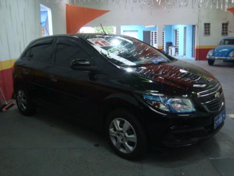 CHEVROLET Onix Hatch 1.4 4P FLEX LT, Foto 2