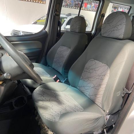 FIAT Doblo 1.8 16V 4P FLEX ESSENCE 7 LUGARES, Foto 25