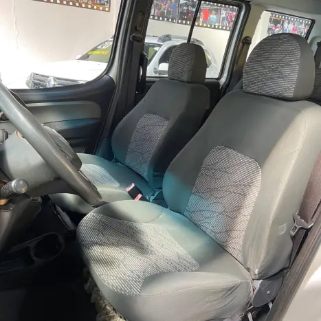 FIAT Doblo 1.8 16V 4P FLEX ESSENCE 7 LUGARES, Foto 10