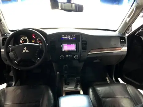 MITSUBISHI Pajero Full 3.8 V6 24V 4P HPE 4X4 AUTOMTICO, Foto 7