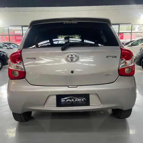 TOYOTA Etios Hatch 1.3 16V 4P FLEX X AUTOMTICO, Foto 5