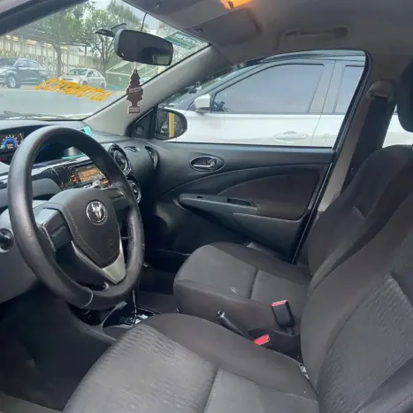 TOYOTA Etios Hatch 1.3 16V 4P FLEX X AUTOMTICO, Foto 19