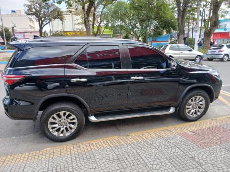 TOYOTA Hilux SW4 2.8 16V 4P SRX 4X4 7 LUGARES TURBO DIESEL AUTOMTICO, Foto 1