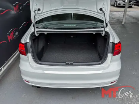 VOLKSWAGEN Jetta 2.0 4P TSI HIGHLINE 211 CV AUTOMTICO, Foto 19