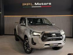 TOYOTA Hilux Caminhonete 2.8 16V 4P SRX DIESEL CABINE DUPLA TOYOTA Hilux Caminhonete 2.8 16V 4P SRX DIESEL CABINE DUPLA