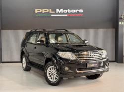 TOYOTA Hilux SW4 3.0 16V 4P SR 4X4 TURBO DIESEL AUTOM�TICO