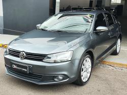 VOLKSWAGEN Jetta 2.0 4P FLEX AUTOMTICO