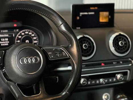 AUDI A3 Sedan 2.0 16V 4P TFSI PERFORMANCE BLACK S-TRONIC AUTOM�TICO, Foto 10