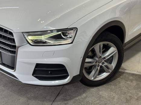 AUDI Q3 1.4 4P 35 TFSI BLACK S LINE S-TRONIC AUTOM�TICO, Foto 2