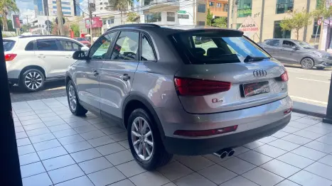 AUDI Q3 1.4 4P TFSI AMBIENTE S-TRONIC AUTOM�TICO, Foto 9