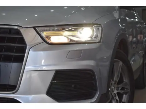 AUDI Q3 2.0 4P TFSI AMBIENTE QUATTRO S-TRONIC AUTOMTICO, Foto 2