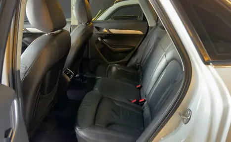 AUDI Q3 2.0 4P TFSI AMBITION QUATTRO S-TRONIC AUTOM�TICO, Foto 4