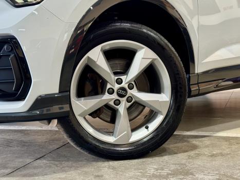 AUDI Q3 2.0 4P TFSI AMBITION QUATTRO S-TRONIC AUTOM�TICO, Foto 3