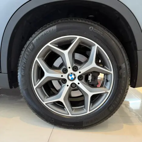 BMW X1 2.0 16V 4P SDRIVE 20I ACTIVEFLEX TURBO AUTOMÁTICO, Foto 5 BMW X1 2.0 16V 4P SDRIVE 20I ACTIVEFLEX TURBO AUTOMÁTICO, Foto 5