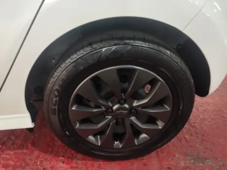 CHEVROLET Onix Hatch 1.4 4P FLEX LT AUTOMÁTICO, Foto 4 CHEVROLET Onix Hatch 1.4 4P FLEX LT AUTOMÁTICO, Foto 4