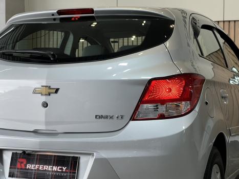 CHEVROLET Onix Hatch 1.0 4P FLEX LT, Foto 9 CHEVROLET Onix Hatch 1.0 4P FLEX LT, Foto 9