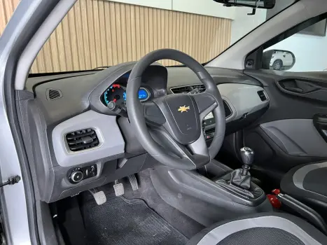 CHEVROLET Onix Hatch 1.0 4P FLEX LT, Foto 17 CHEVROLET Onix Hatch 1.0 4P FLEX LT, Foto 17