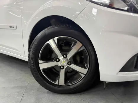 CHEVROLET Onix Hatch 1.4 4P FLEX LTZ AUTOMTICO, Foto 3