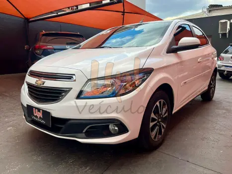 CHEVROLET Onix Hatch 1.4 4P FLEX LTZ, Foto 2