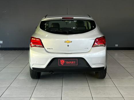 CHEVROLET Onix Hatch 1.4 4P FLEX LTZ AUTOM�TICO, Foto 11