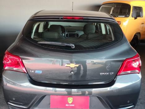 CHEVROLET Onix Hatch 1.4 4P FLEX LT, Foto 14