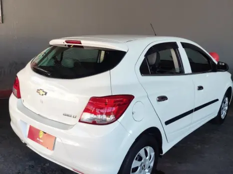 CHEVROLET Onix Hatch 1.0 4P FLEX LT, Foto 2