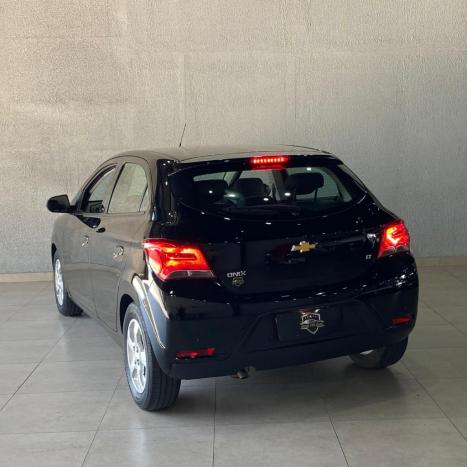 CHEVROLET Onix Hatch 1.4 4P FLEX LT AUTOM�TICO, Foto 2