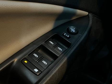 CHEVROLET Onix Hatch 1.0 12V 4P FLEX PREMIER TURBO AUTOM�TICO, Foto 7