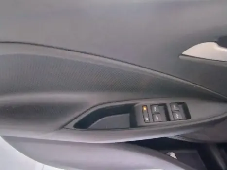 CHEVROLET Onix Hatch 1.0 12V 4P FLEX LT TURBO AUTOM�TICO, Foto 9