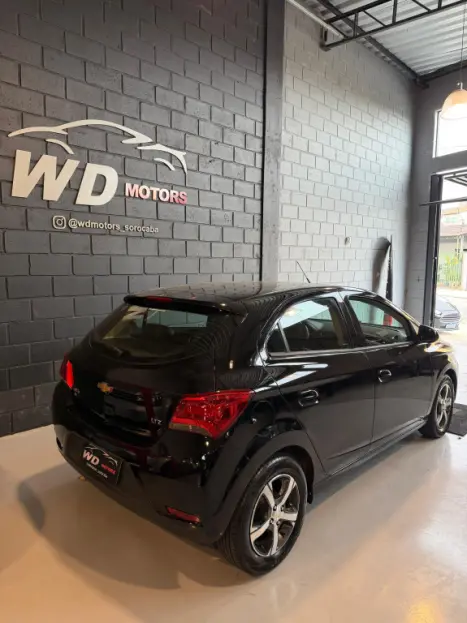 CHEVROLET Onix Hatch 1.4 4P FLEX LTZ AUTOM�TICO, Foto 11