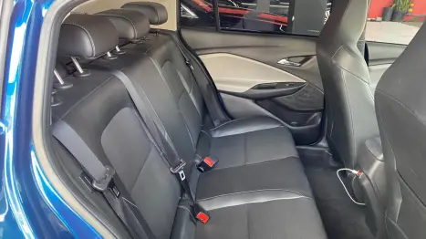 CHEVROLET Onix Sedan 1.0 12V 4P FLEX PREMIER PLUS TURBO AUTOMÁTICO, Foto 7 CHEVROLET Onix Sedan 1.0 12V 4P FLEX PREMIER PLUS TURBO AUTOMÁTICO, Foto 7