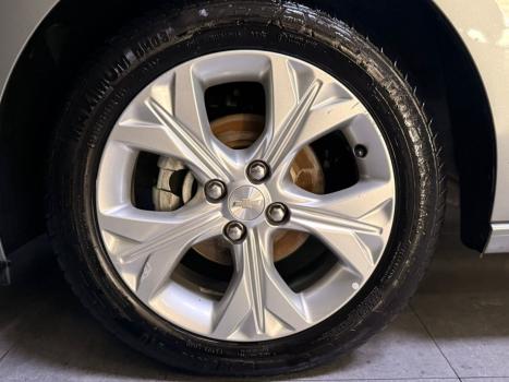 CHEVROLET Onix Sedan 1.0 12V 4P FLEX LTZ PLUS TURBO AUTOM�TICO, Foto 2