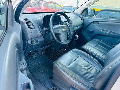 CHEVROLET S10 2.8 16V LS CABINE SIMPLES 4X4 TURBO DIESEL, Foto 2
