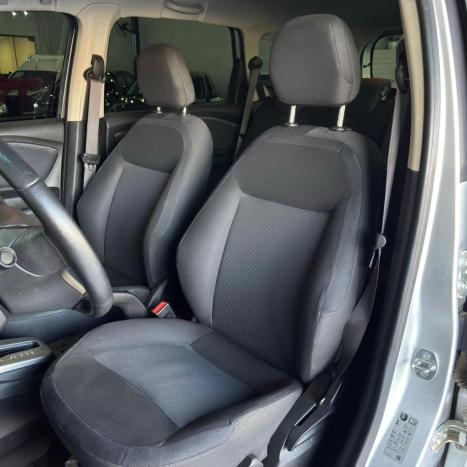 CHEVROLET Spin 1.8 4P FLEX LT AUTOMÁTICO, Foto 8 CHEVROLET Spin 1.8 4P FLEX LT AUTOMÁTICO, Foto 8